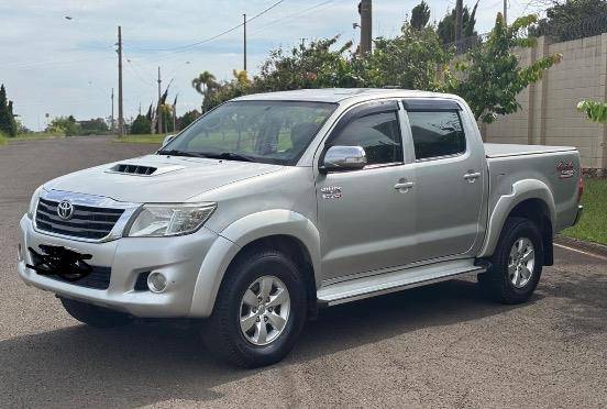 TOYOTA HILUX 3.0 SRV 4X4 CD 16V TURBO INTERCOOLER DIESEL 4P AUTOMÁTICO TOYOTA HILUX 3.0 SRV 4X4 CD 16V TURBO INTERCOOLER DIESEL 4P AUTOMÁTICO